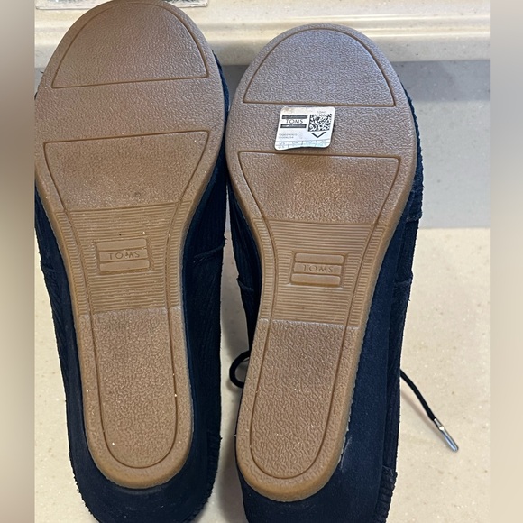 TOMS Desert Wedge Lace Up Booties, dark blue 9.5 Like new. - Picture 8 of 16